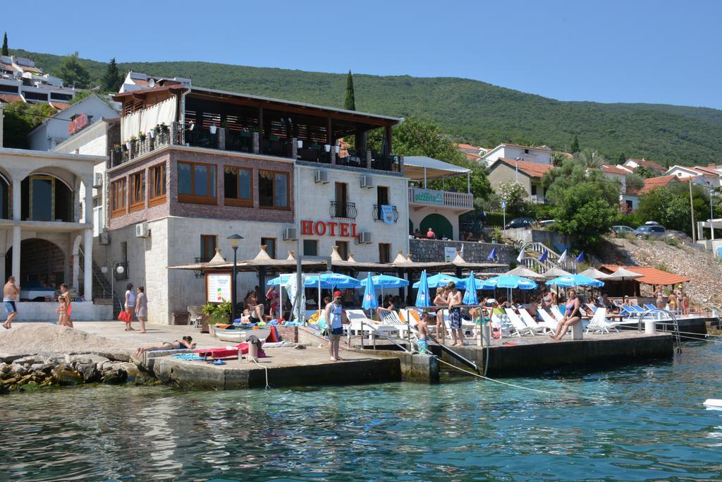 Hotel Anderba Krasići Kültér fotó
